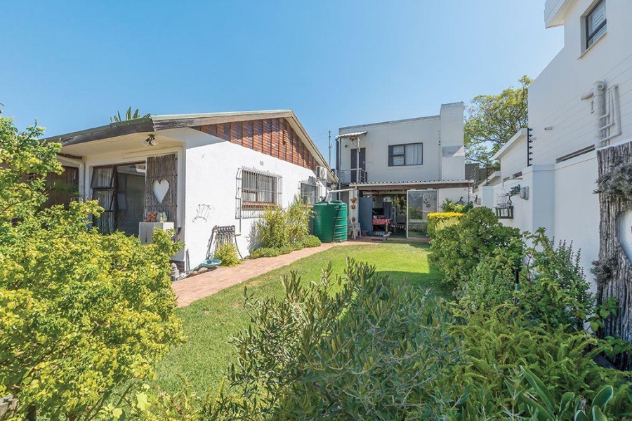 5 Bedroom Property for Sale in Strand North Western Cape